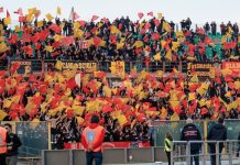 Cosenza-Catanzaro senza tifosi ospiti. Guarascio rincara i prezzi? I tifosi del Catanzaro al Marulla (foto Francesco Farina)