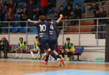 Futsal: Pirossigeno Cosenza U19 schiacciasassi, stravinto il match clou Mirabelli e Greco della Pirossigeno Cosenza U19 esultano (foto Michele De Marco)