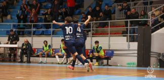 Futsal: Pirossigeno Cosenza U19 schiacciasassi, stravinto il match clou Mirabelli e Greco della Pirossigeno Cosenza U19 esultano (foto Michele De Marco)