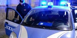 Roma, fugge da polizia e finisce contro palo: morto, in auto 25 chili di cocaina