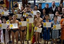 “Tuffi di Natale” nella piscina comunale di Cosenza insieme al campione Tocci