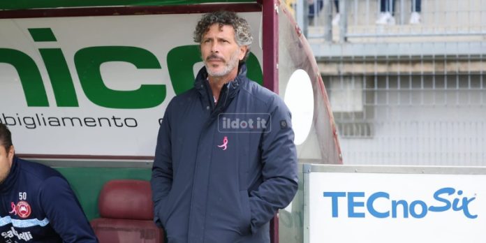 Alessandro Dal Canto nel match di andata tra Cittadella e Cosenza (foto Francesco Grazioli)