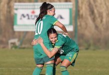 Buona, buonissima la prima per il Cus Cosenza Femminile Cerchiaro festeggia Colavolpe autore di una doppietta in Cus Cosenza-Catanzaro (foto Francesco Farina)