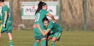 Buona, buonissima la prima per il Cus Cosenza Femminile Cerchiaro festeggia Colavolpe autore di una doppietta in Cus Cosenza-Catanzaro (foto Francesco Farina)