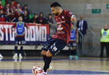 Futsal: sfuma al fotofinish la vittoria per la Pirossigeno Cosenza Anderson Cabeça in gol anche oggi (foto Michele De Marco)