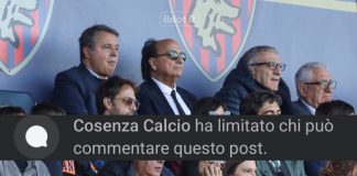 Il Cosenza si chiude a riccio, anche sui social. Bloccati i commenti Eugenio Guarascio in tribuna d'onore (foto Michele De Marco)