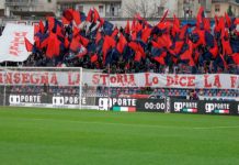 Promozione del Cosenza Calcio per le prossime tre gare al “Marulla” La coreografia della curva Bergamini in Cosenza-Catanzaro (foto Francesco Farina)