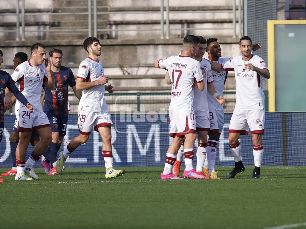 L'esultanza del Cittadella nel match al Marulla contro il Cosenza (Foto Francesco Farina)