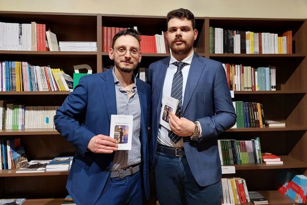 L'editore e l'autore alla presentazione de La morte dei giovani