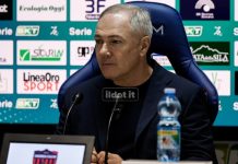 Alvini alla vigilia del match: “Serve una partita di spessore. Portiamo a casa punti importanti” Alvini in conferenza stampa (foto Francesco Farina)