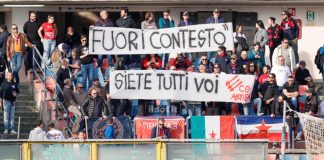 Cosenza continuamente umiliato e deriso. Quante brutte figure! Cosenza continuamente umiliato e deriso (foto Francesco Farina)