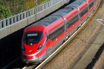 Guasto su linea Alta Velocità Napoli-Roma, ritardi treni fino a 60 minuti