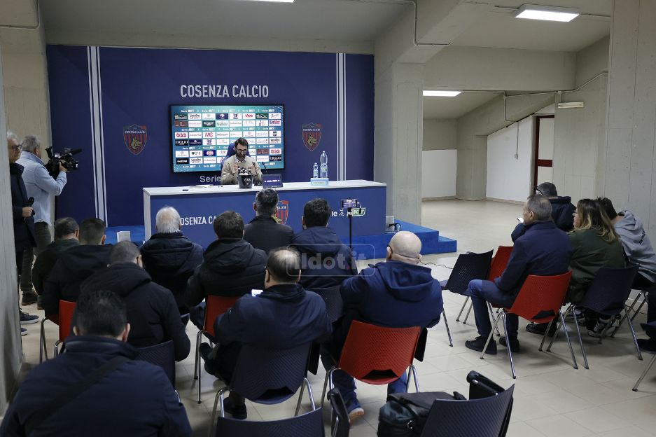 La sala stampa per la conferenza del ds Delvecchio (foto Francesco Farina)