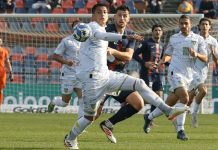 Cosenza-Carrarese 1-0: il tabellino del match Mazzocchi a caccia del pallone in Cosenza-Carrarese (foto Francesco Farina)