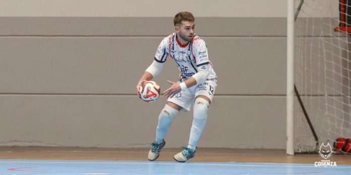 Raffaele Lo Conte portiere Pirossigeno (foto Michele De Marco)