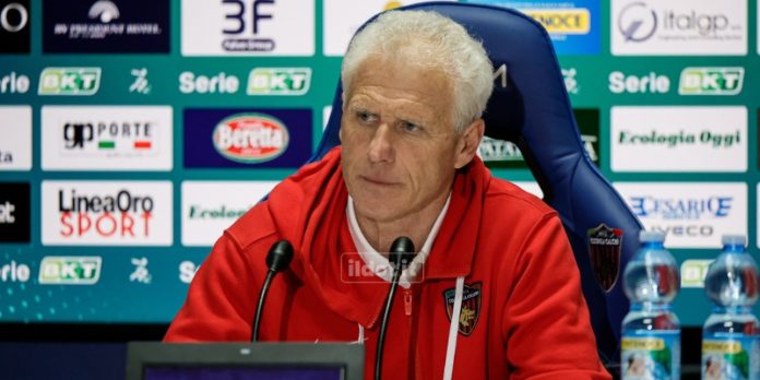 Tortelli in conferenza stampa (foto Francesco Farina)