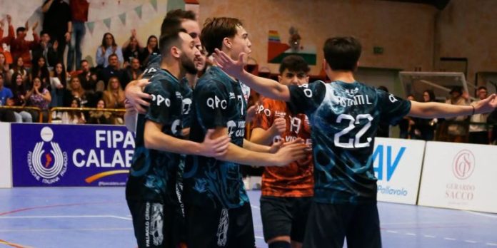 Volley la Video Calabria Pallavolo Crotone alza vince la Coppa Calabria maschile Volley la Video Calabria Pallavolo Crotone alza vince la Coppa Calabria maschile