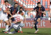 Zilli in extremis salva il Cosenza da un altro KO, col Brescia è 1-1 Il gol di Zilli in Cosenza-Brescia 1-1 (foto Francesco Farina)