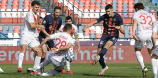 Zilli in extremis salva il Cosenza da un altro KO, col Brescia è 1-1 Il gol di Zilli in Cosenza-Brescia 1-1 (foto Francesco Farina)