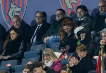 Crisi Cosenza calcio: la stampa chiede chiarezza Il patron Guarascio, l'amministratrice Scalise e la presidente della Provincia Succurro in tribuna centrale (foto Francesco Farina)