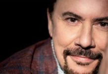 Maurizio Casagrande chiude la stagione teatrale di AMA Calabria con “Il viaggio del papà”