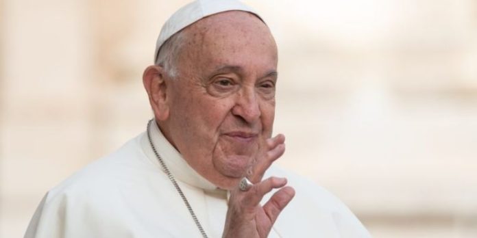 Papa Francesco, svelate le cause del decesso e il testamento