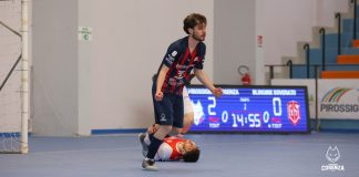 Futsal U19, playoff: Pirossigeno Cosenza avanti in scioltezza Reda esulta dopo il gol del momentaneo 3-0 (foto Michele De Marco)