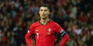 Cristiano Ronaldo scopre la sua età biologica: “Giocherò per altri 10 anni”
