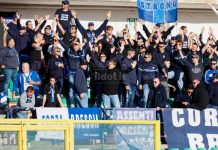 Brescia, gli ultras organizzano una protesta davanti alla sede I tifosi del Brescia al Marulla (foto Francesco Farina)