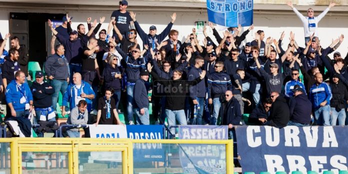 I tifosi del Brescia al Marulla (foto Francesco Farina)