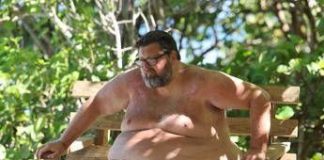 Isola dei Famosi, le difficoltà di Mario Adinolfi: il racconto del naufrago