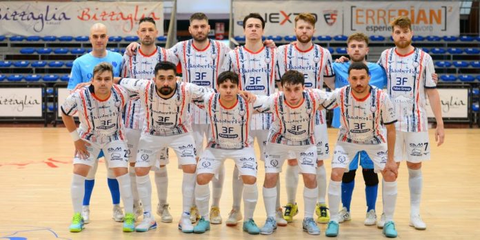 La Pirossigeno Cosenza scesa in campo al PalaLavinium (1)