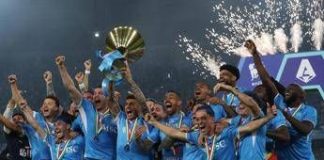 Napoli, è scudetto. Festa col Cagliari, 2-0 e trionfo