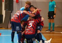 Pirossigeno Cosenza, vittoria folle! Felipinho al fotofinish fa esplodere il PalaCosentia Pirossigeno Cosenza, vittoria da crepacuore Felipinho sulla sirena regala i 3 punti ai lupi