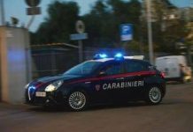 Cagliari, lo trovano ustionato in strada con l’auto in fiamme: 69enne in fin di vita