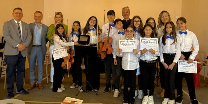 Castrolibero, successo per la Cerimonia di Premiazione degli Alunni della Classe di Violino Castrolibero, successo per la Cerimonia di Premiazione degli Alunni della Classe di Violino