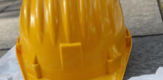 Colto da infarto dopo incidente in cantiere a Torino, morto operaio 41enne