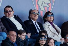Cessione Cosenza, firma ancora rinviata. Il giorno buono sarà giovedì? Il presidente Guarascio in tribuna vip (foto Francesco Farina)