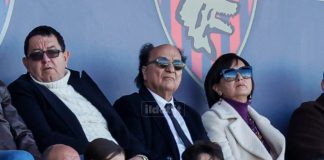 Cessione Cosenza, firma ancora rinviata. Il giorno buono sarà giovedì? Il presidente Guarascio in tribuna vip (foto Francesco Farina)