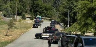 Imboscata ai vigili del fuoco in Idaho, uccisi due pompieri: trovato morto killer