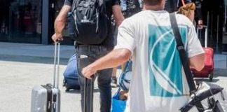 Italiani in fuga dall’Iran, tappa a Baku e poi il rientro