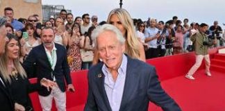 Michael Douglas: “Mi scuso per Trump da parte del mio Paese”