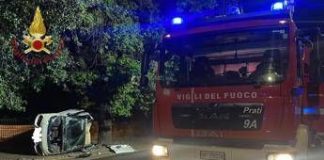 Roma, si ribalta microcar: gravi quattro giovani