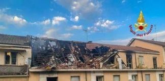 Torino, esplosione in appartamento: 5 feriti