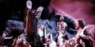All’asta un pezzo di storia del cinema, le tavole dei ‘Dieci Comandamenti’ di Cecil DeMille