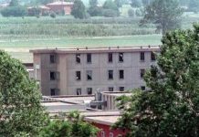 Bologna, condannato per la strage di Corinaldo esce dal carcere per laurearsi e fugge