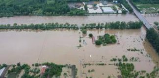 Cina, piogge e inondazioni nella regione di Pechino: 34 morti e 80mila evacuati