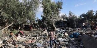 Gaza, ancora raid sulla Striscia: “Almeno 27 morti”