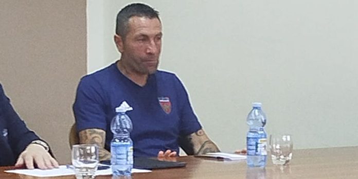 Mister Buscè in conferenza stampa: "Credo nel mio entusiasmo"
