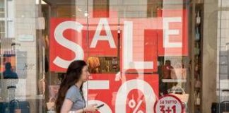 Oggi partono i saldi estivi 2025: sconti più alti rispetto all’anno scorso